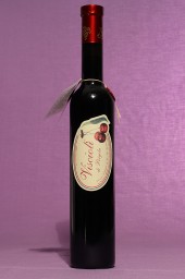 Vino di visciole visciolì da 500 millilitri dell'azienda Gentilini