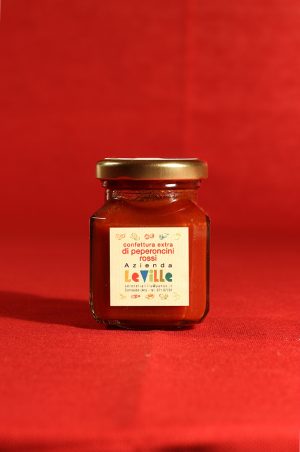 Confezione da 106 grammi di confettura extra di peperoncini rossi dell'azienda Le Ville