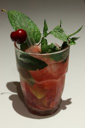 mojito alle amarene di cantiano con le amarene in sciroppo di Morello Austera