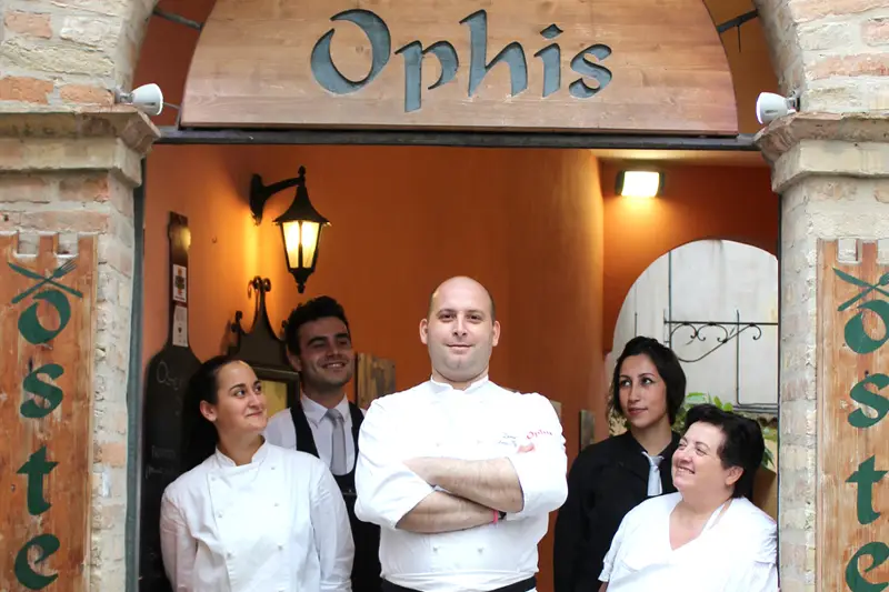 Team dell'osteria ophis di Offida