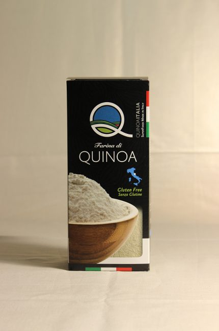 Farina di Quinoa dell'azienda Quinoa Italia. Farina senza glutine (gluten free) ottenuta dalla macinazione della granella di quinoa.