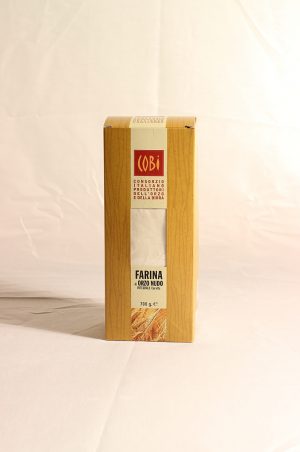 Farina di orzo nudo integrale Curalta in confezione da 700g prodotta dal consorzio Cobi