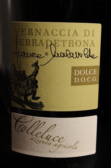 Etichetta della Vernaccia di Serrapetrona dolce Colleluce della società agricola Colleluce di Serrapetrona (MC)