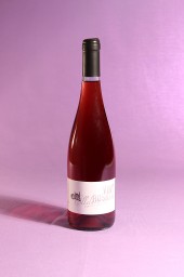 Vino rosato Colleluce della società agricola Colleluce di Serrapetrona (MC)