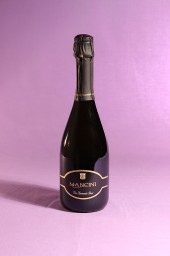 Vino spumante brut Mancini dell'azienda agricola Mancini Benito di Maiolati Spontini (Ancona)