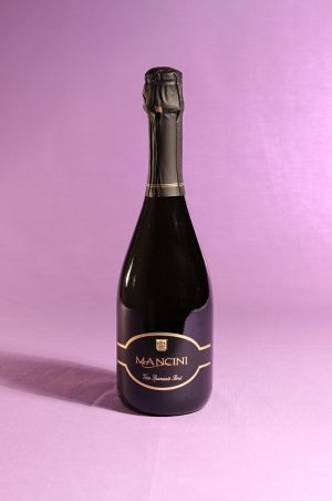 Vino spumante brut Mancini dell'azienda agricola Mancini Benito di Maiolati Spontini (Ancona)
